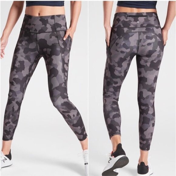 Athleta Pants - Athleta Lightening Camo 7/8 Tight Leggings w/Stash Pockets in Supersonic-Size S